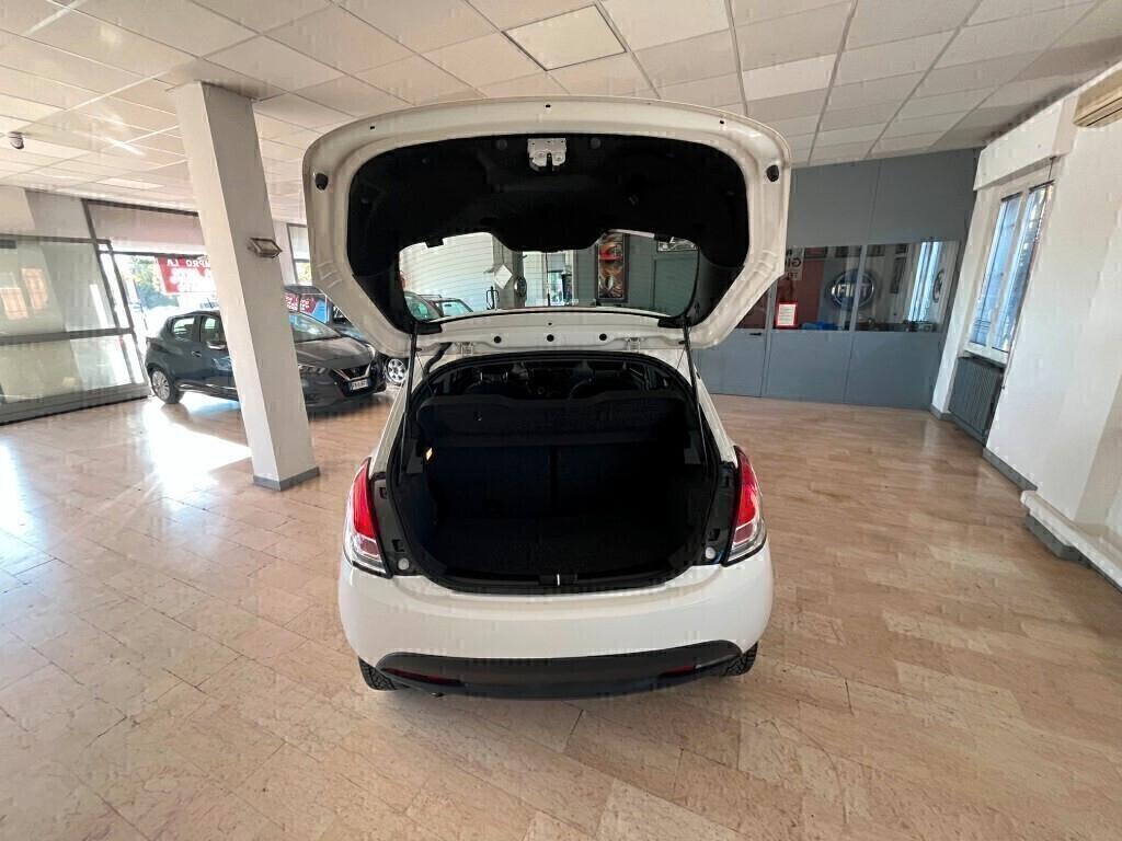 Lancia Ypsilon 0.9 YwinAir Metano