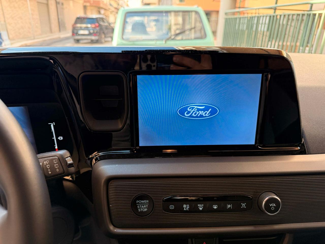 Ford Tourneo Courier 1.0 AUTOCARRO N1