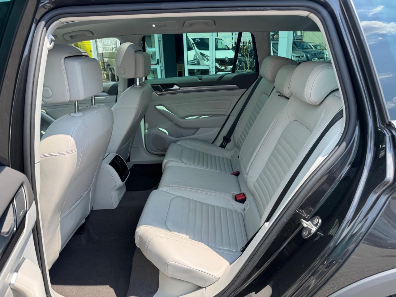 Volkswagen Passat Variant 2.0 TDI SCR 200 CV 4MOTION DSG Executive