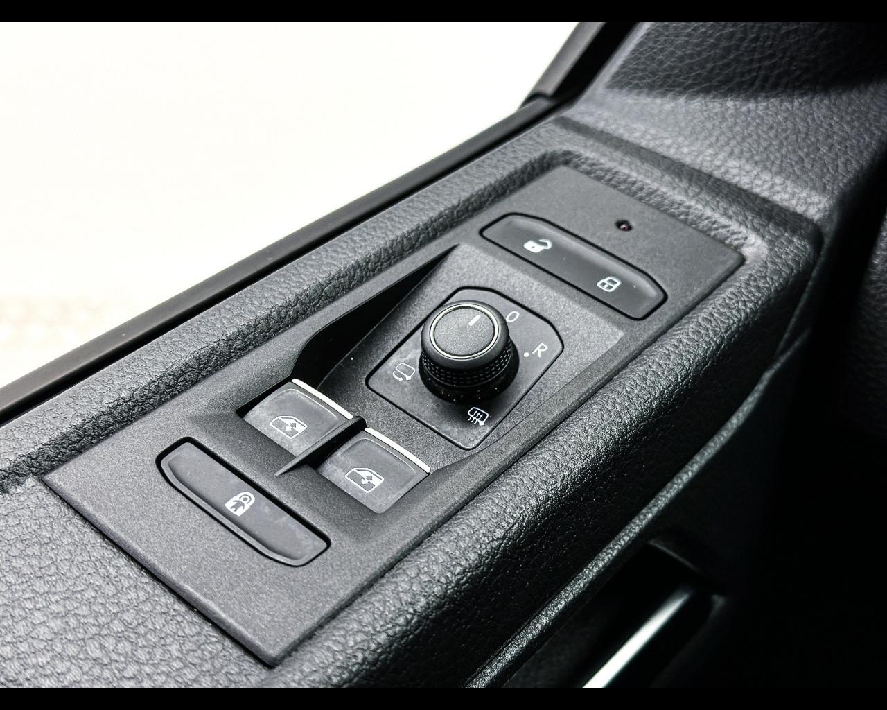 VOLKSWAGEN Multivan 6ª '15-'24 - Multivan 2.0 TDI 150CV Trendline