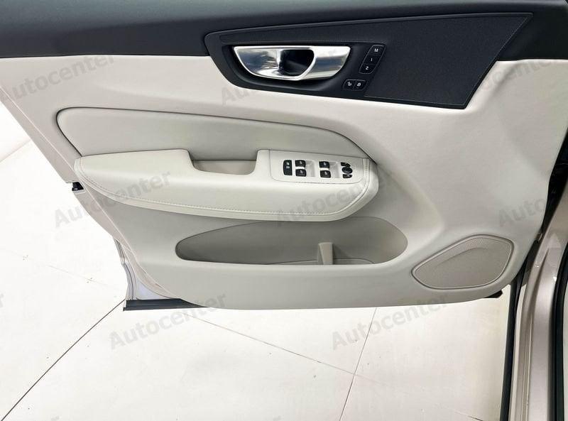 Volvo XC60 B4 (d) AWD AUT PLUS DARK **AUTOCARRO N1**