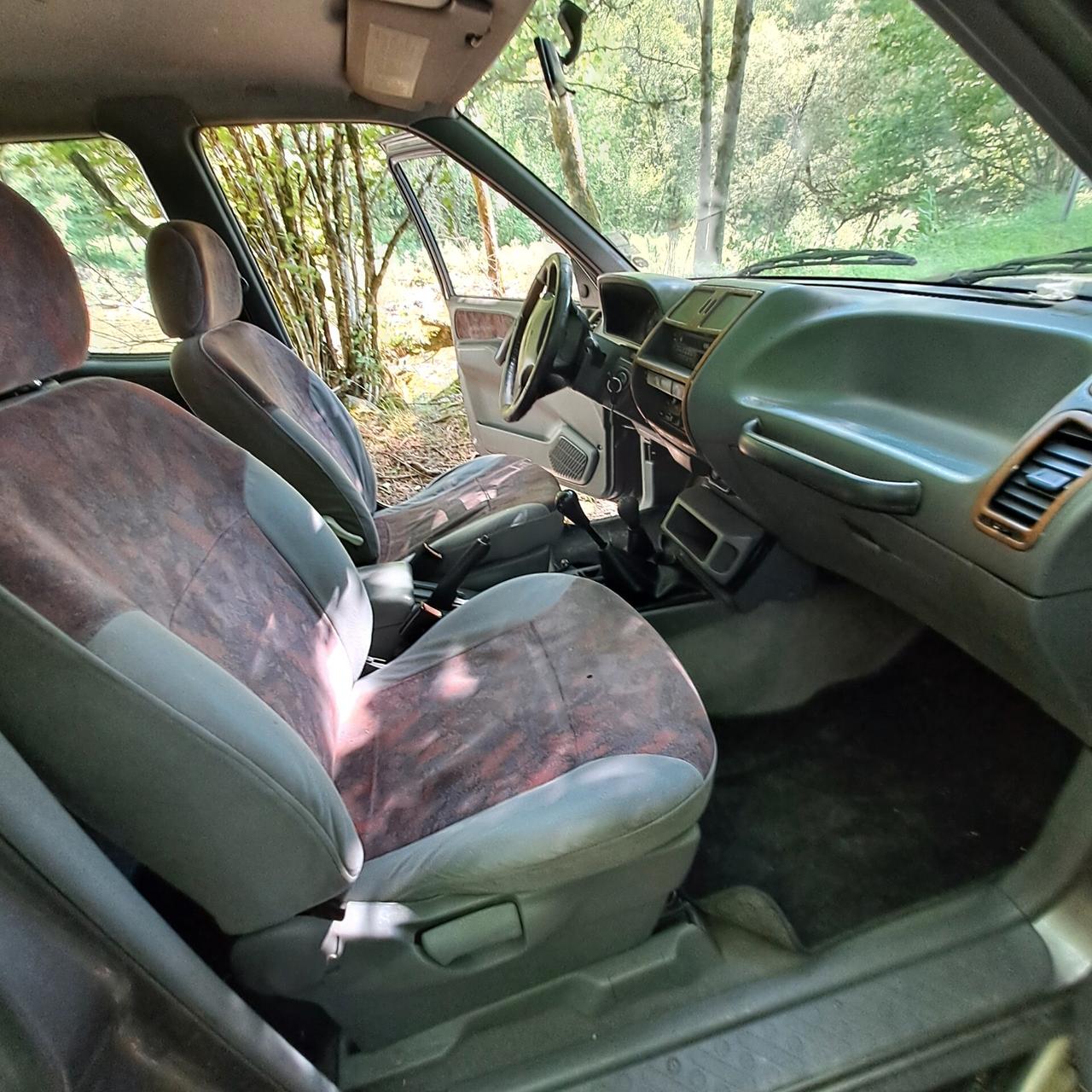 Nissan Terrano 2.7 GANCIO TRAINO - AUTOVETTURA