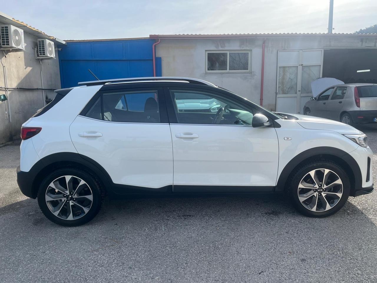 Kia Stonic -1.4MPI-gpl style design pack-2019