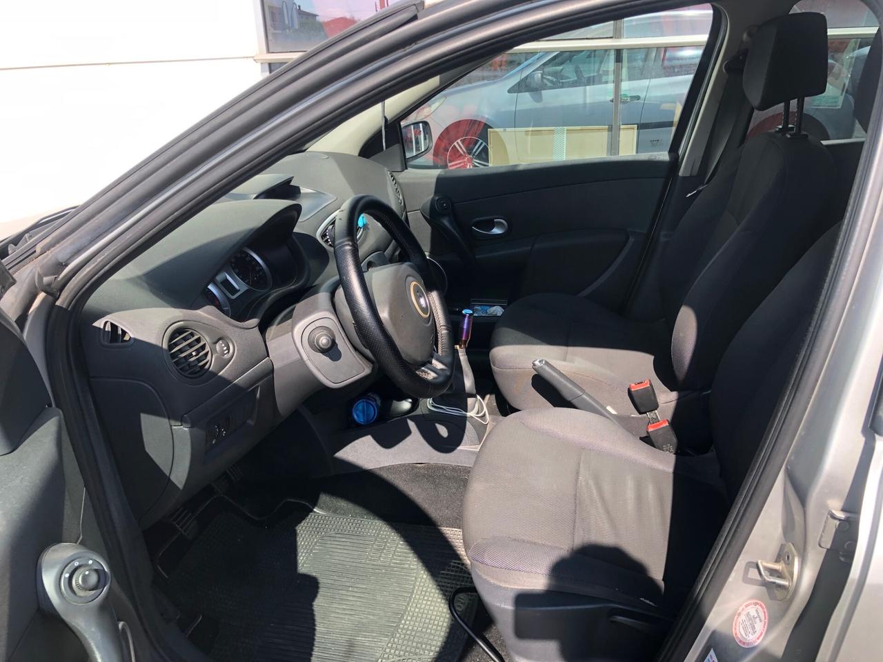 Renault Clio 1.2 16V 5 porte