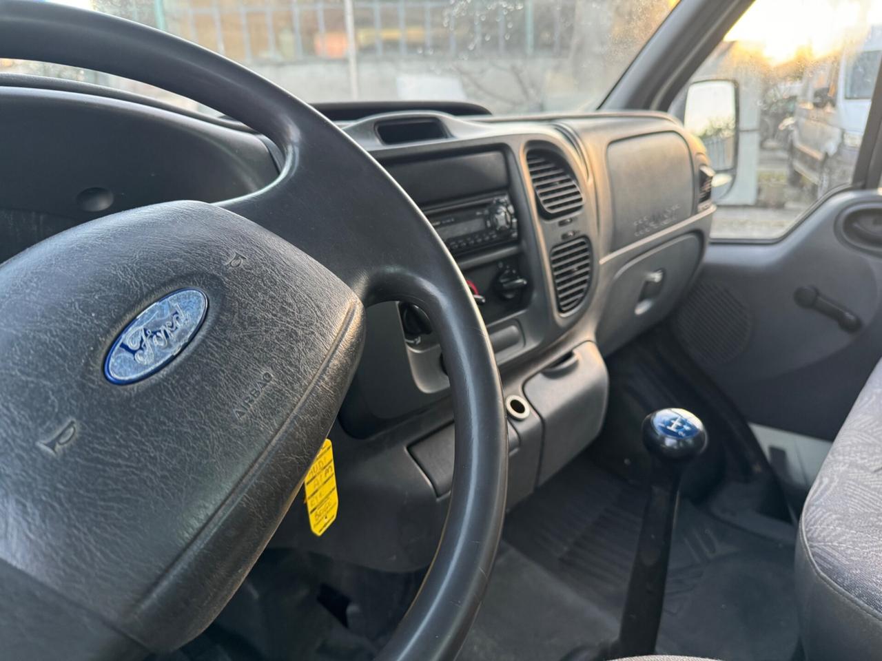 Ford Transit cassone fisso