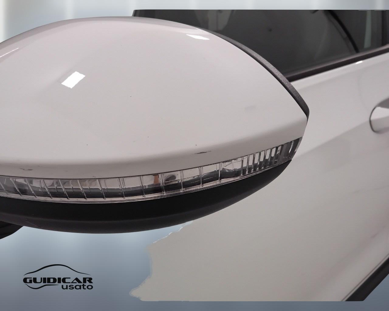 VOLKSWAGEN Golf VIII 2020 - Golf 1.5 etsi evo R-Line 130cv dsg