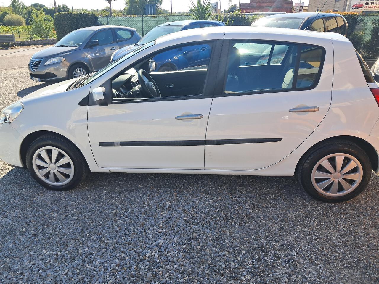 Renault Clio 1.2 16V 5 porte Dynamique