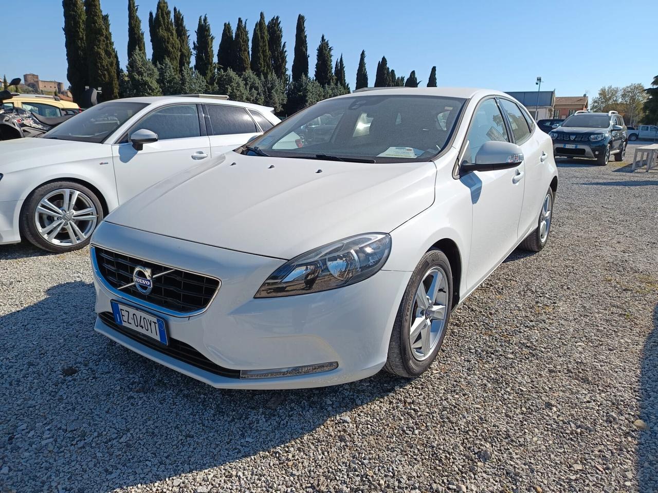 Volvo V40 D2 1.6 Momentum Tua a 144€/*mese