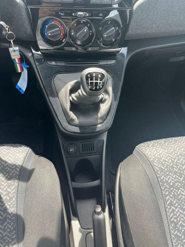 Lancia Ypsilon Ypsilon 1.0 FireFly 5 porte S&S Hybrid Silver