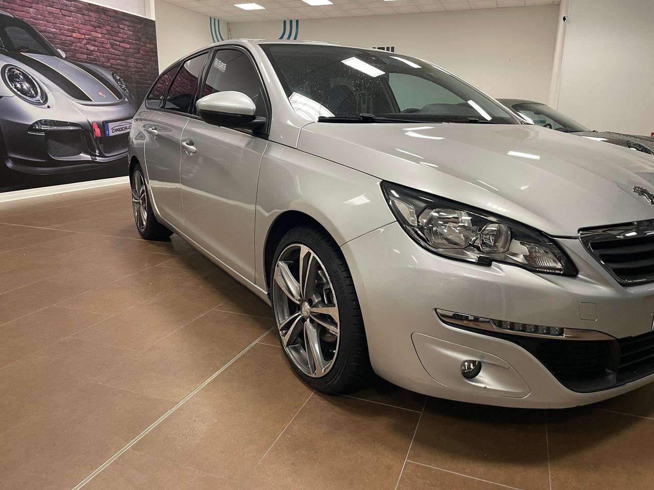 Peugeot 308 BlueHDi 120 S&S EAT6 SW Allure