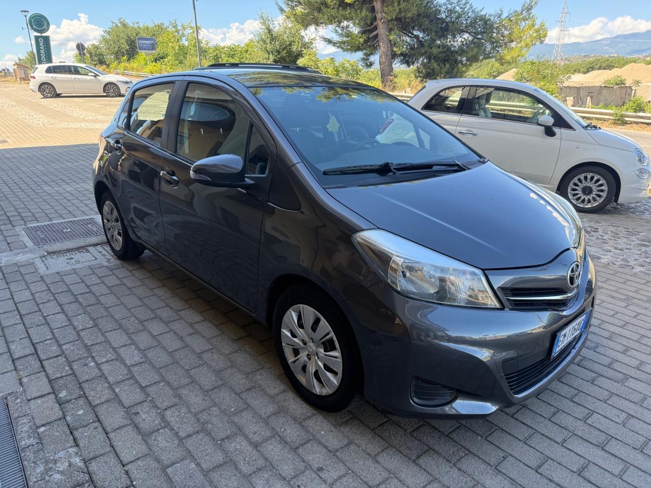 Toyota Yaris 1.0 5 porte neopatentati