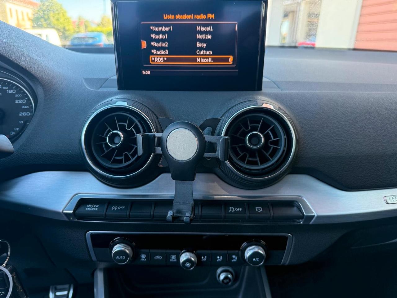 Audi Q2 1.6 TDI Sport 116cv s-line unico proprietario