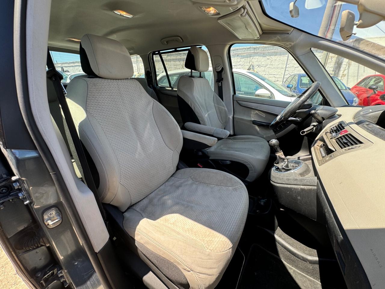 Citroen C4 Grand Picasso 1.6 HDi 110 7 POSTI