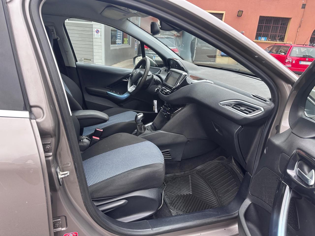 Peugeot 208 1.2 VTi 82 CV 5porte Allure Gpl