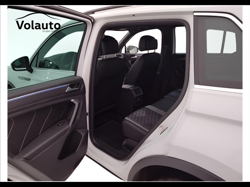 VOLKSWAGEN Tiguan II 2021 - Tiguan 2.0 tdi R-Line 4motion 150cv dsg