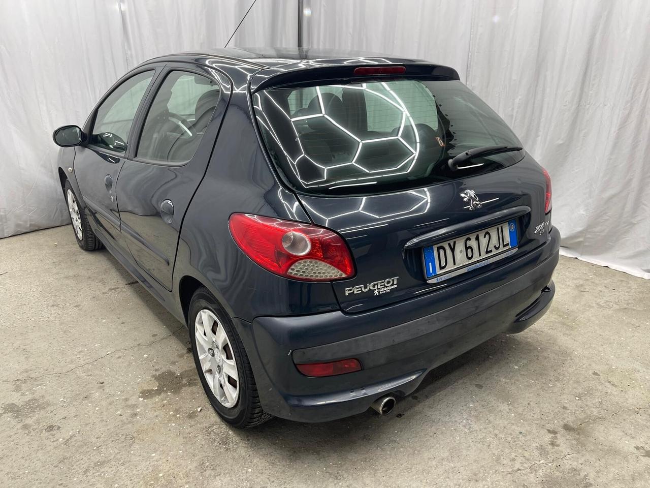 Peugeot 207 1.4 GPL RINNOVATO 5 PORTE NEOPATENTATI FINANZIABILE SENZA BUSTA