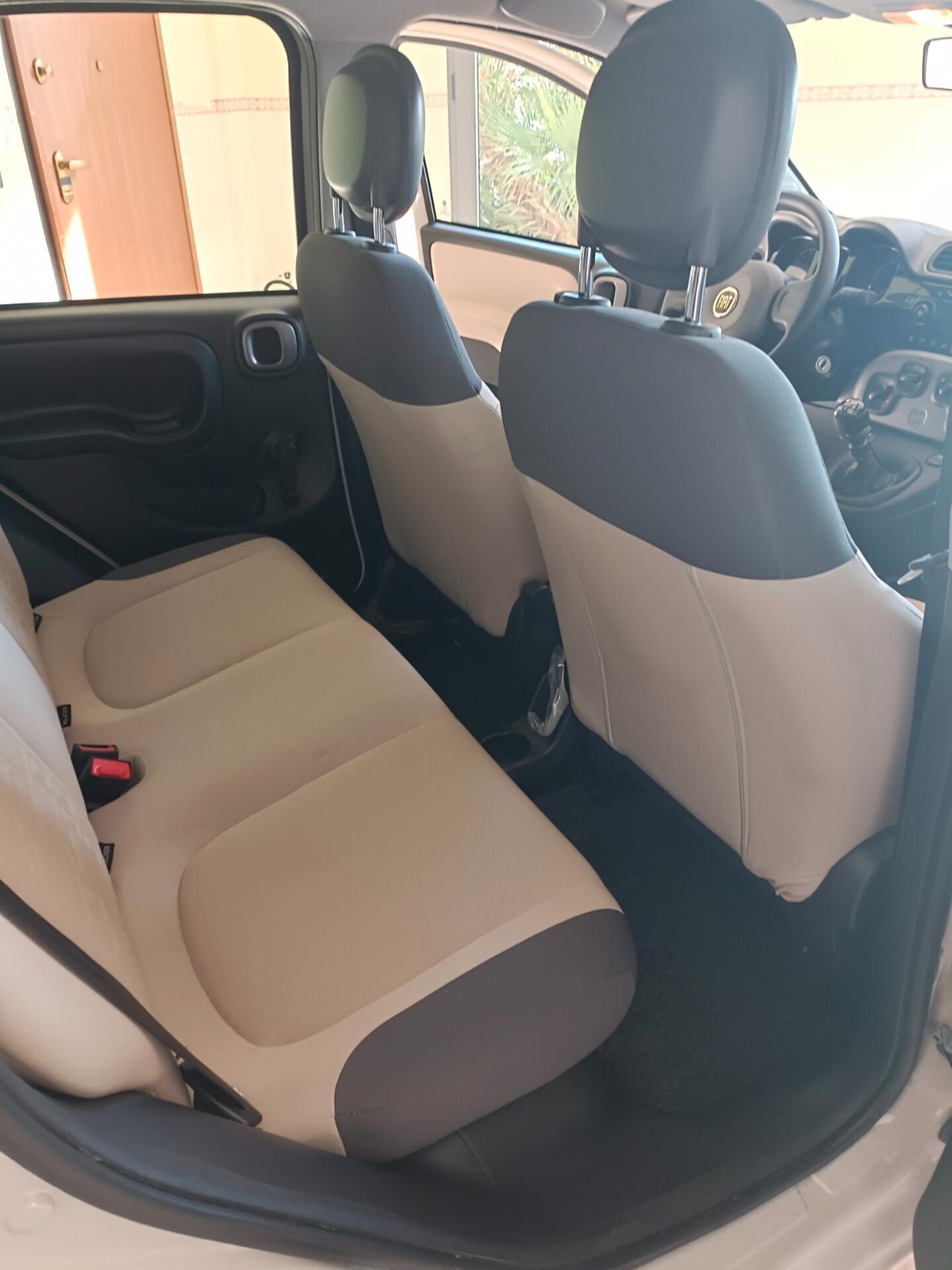 Fiat Panda versione lounge natural power