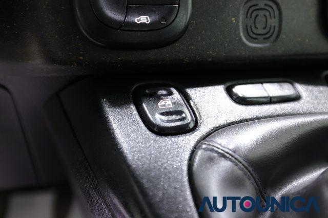 FIAT Panda 1.0 FIREFLY S&S HYBRID CITY CROSS NEOPATENTATI