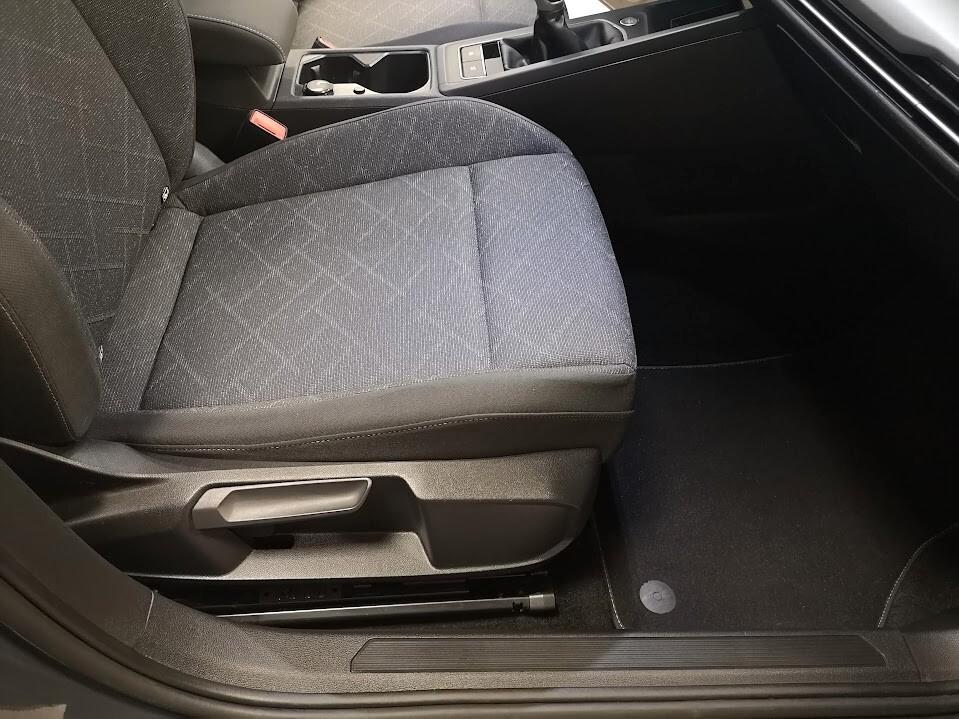 Volkswagen Golf 1.0 TSI EVO Life 81 KW 32.517 KM
