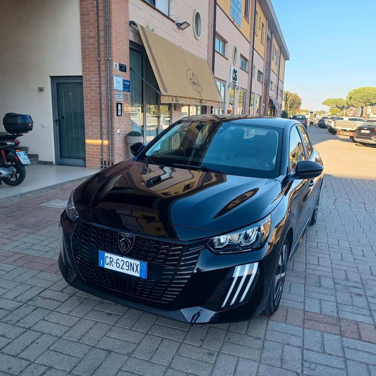 52778km COME NUOVA PEUGEOT 208 .12 NEOPATENTATI