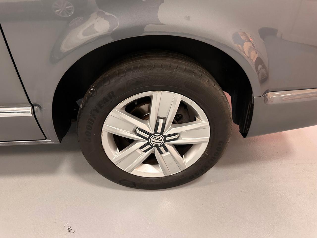 VOLKSWAGEN CAREVELLE 2.0 TDI DSG 150 CV 8 POSTI