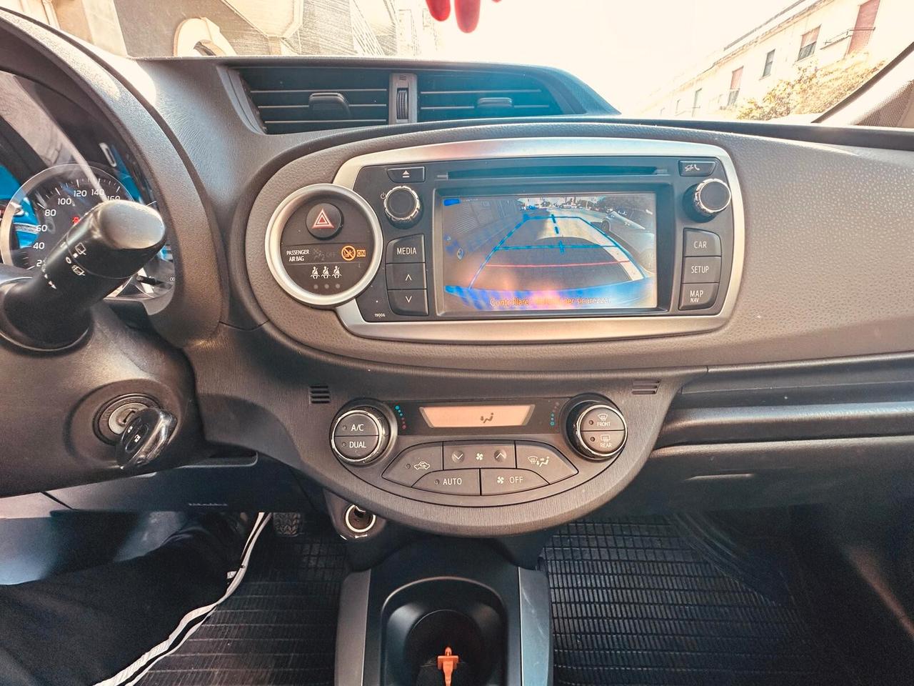 Toyota Yaris 1.0 5 porte Active Neopatentati