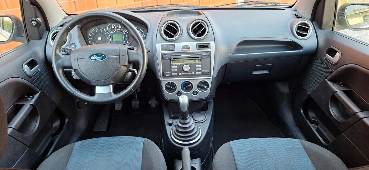 Ford Fiesta 1.2 16V 5p. Ghia X Neopatentati