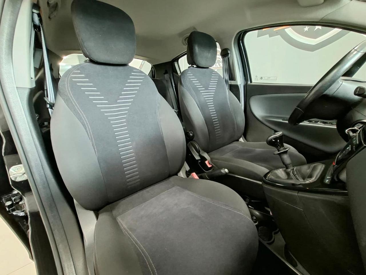 Lancia Ypsilon 0.9 t.air 85cv Platinum 2011