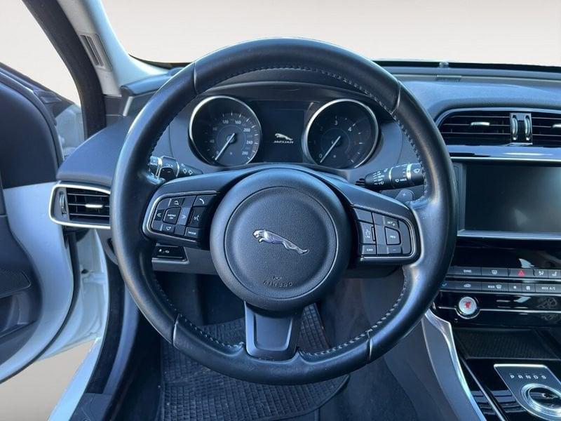 Jaguar XE (X760) 2.0 D Turbo 180CV aut. Prestige