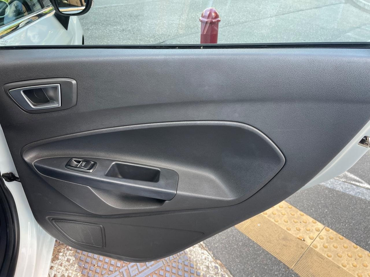 Ford Fiesta 1.4 5p. Bz.- GPL Titanium/1PROP/GARANZIA