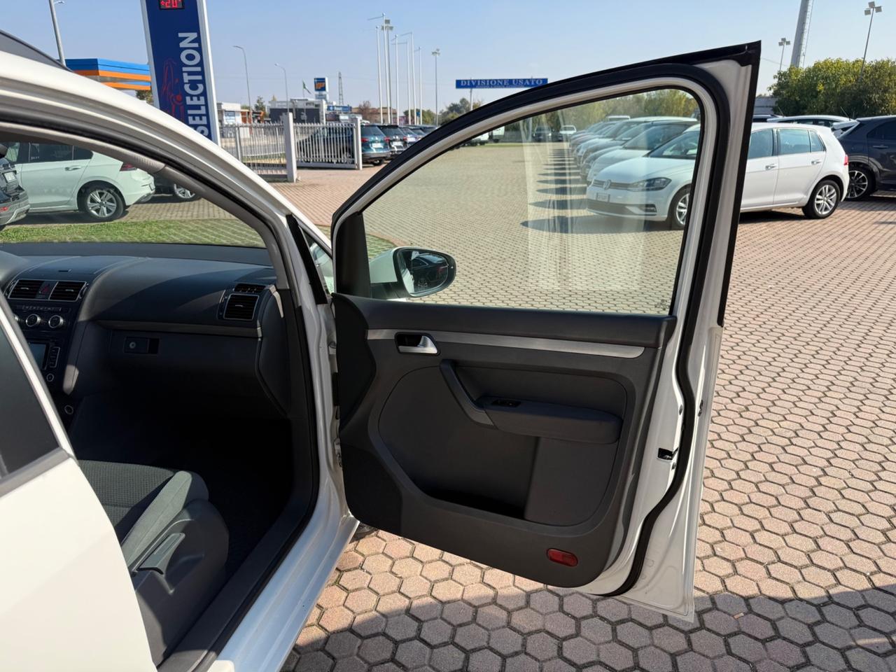 Volkswagen Touran 1.6 TDI Trendline OK NEOPATENTATI