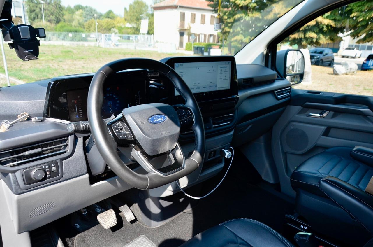 FORD TOURNEO CUSTOM 2.0 170cv AUTO 8 POSTI, IVA ESPOSTA, UNICOPROPRIETARIO, GARANZIA FORD 10/2026, UFF ITALIANA, SERVICE UFF FORD, EURO 6E, FULL LED, RETROCAMERA, PELLE, PERMUTE