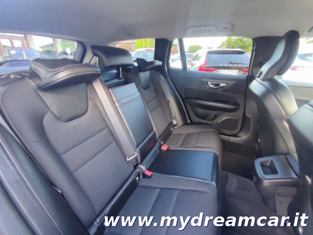 VOLVO V60 B4 (d) Geartronic Momentum Business Pro