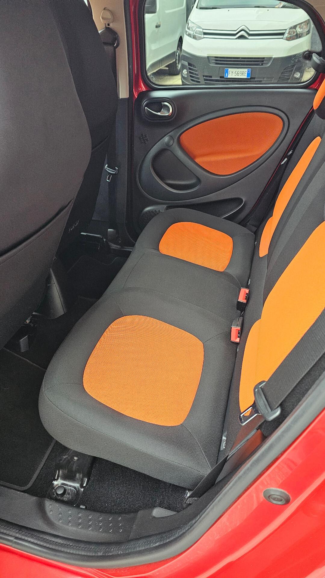 Smart ForFour 90 0.9 Turbo twinamic Passion NAV ANDROID JBL TAGL UFF LED RETROCAM