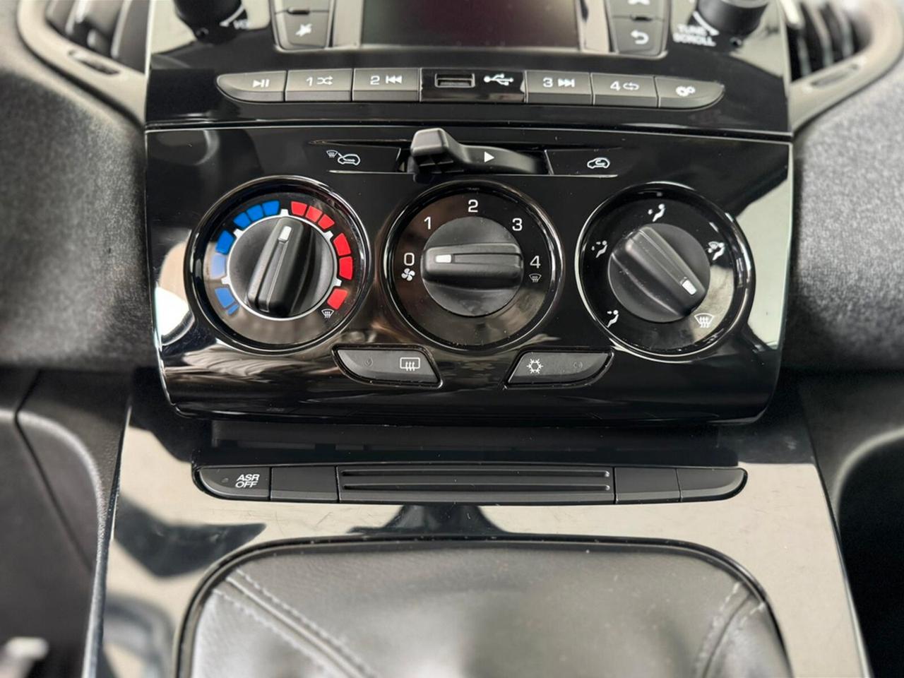 Lancia Ypsilon 1.0 FireFly 5 porte S&S Hybrid Silver