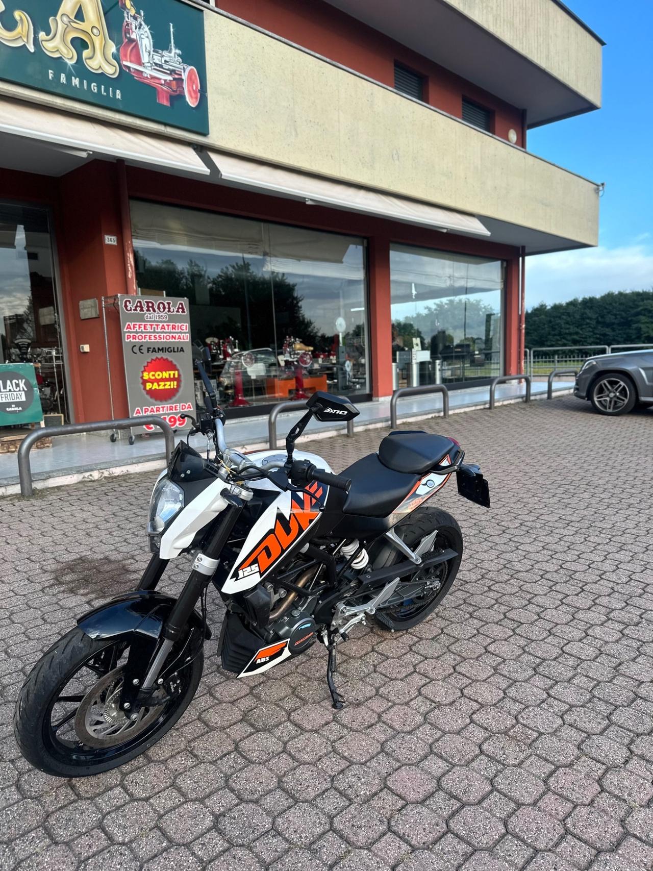 KTM 125 DUKE 2018 CON SOLO 17.000 PERFETTO