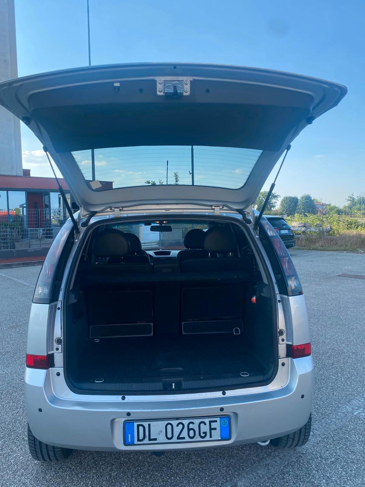 Opel Meriva 1.6 16V Cosmo ADATTA AI NEOPTATENTATI UNICO PROPRIETARIO