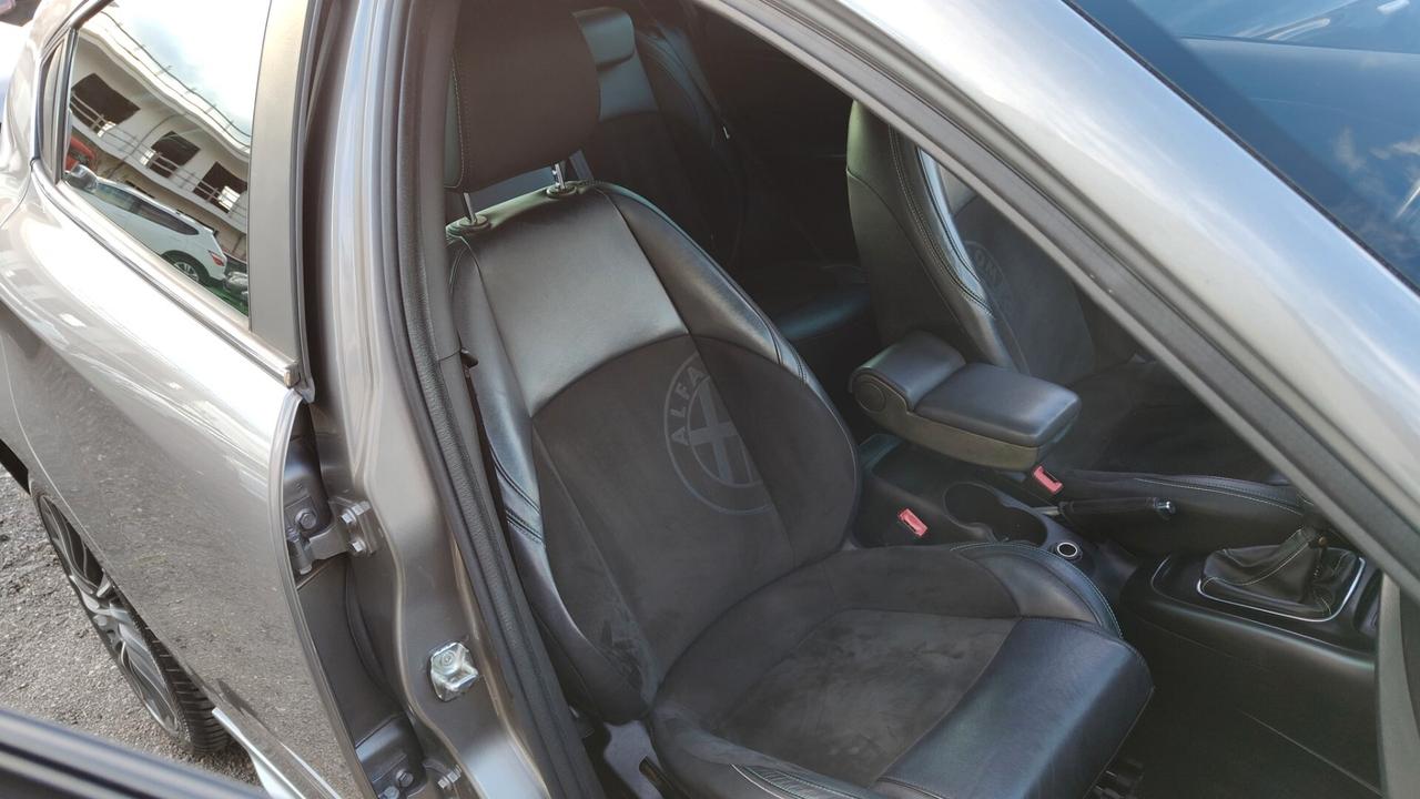 Alfa Romeo Giulietta 1.6 JTDm-2 QV LINE