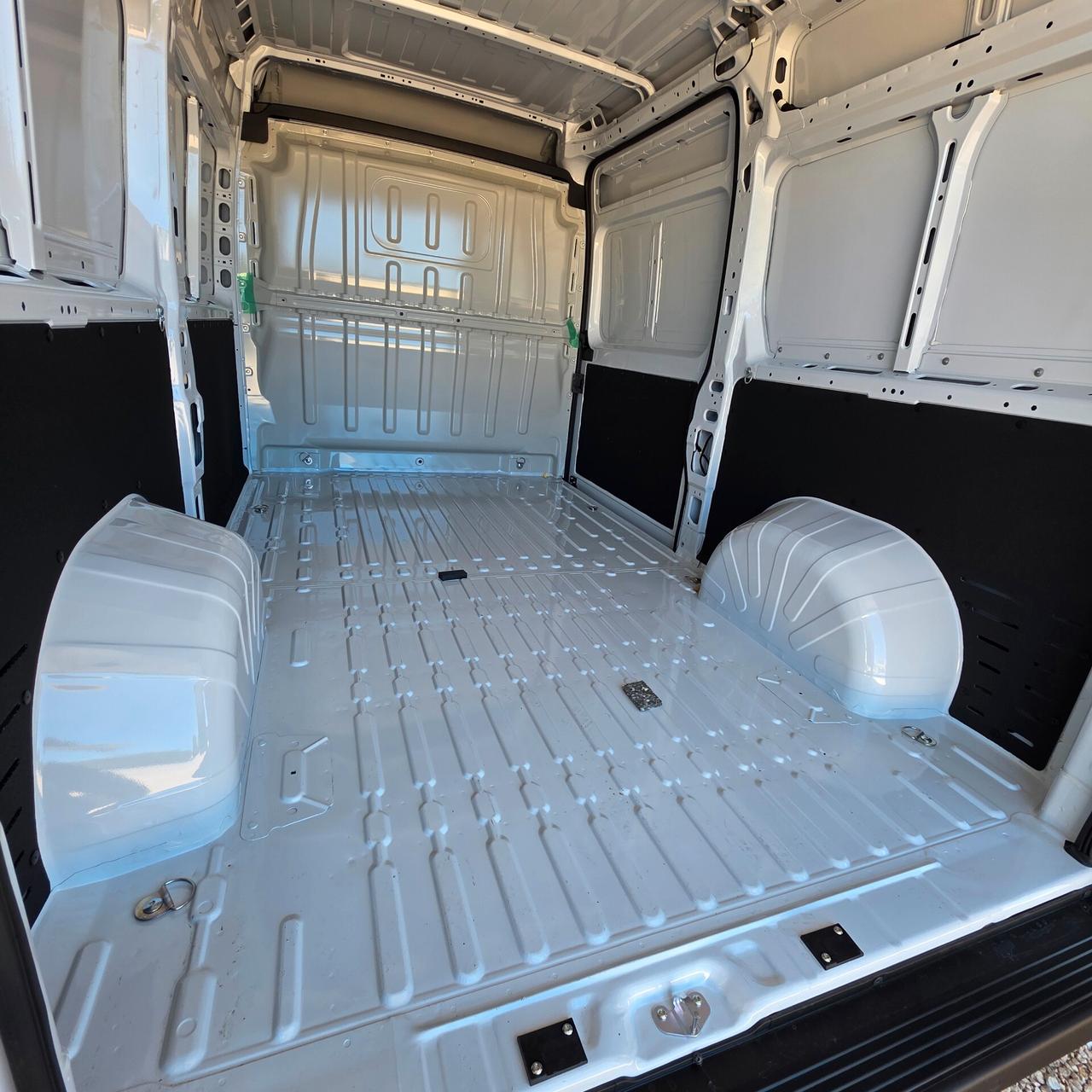 PEUGEOT BOXER L2h2 2.2 BlueHDi 140 CV NUOVO DA IMMATRICOLARE