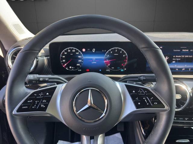 MERCEDES-BENZ CLA 180 Automatic Shooting Brake Advanced