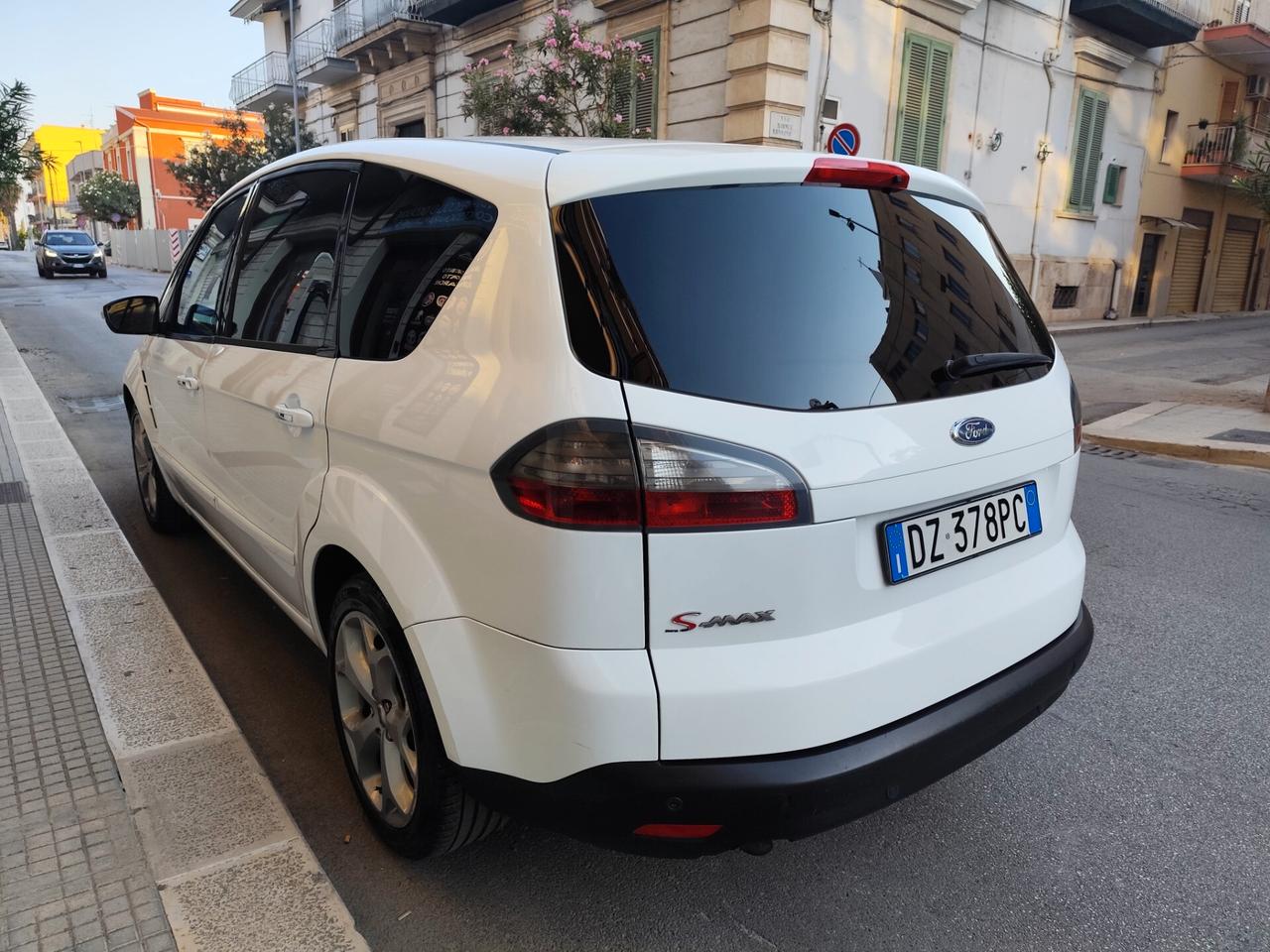 Ford S-Max 2.0 TDCi 140CV Titanium TETTO