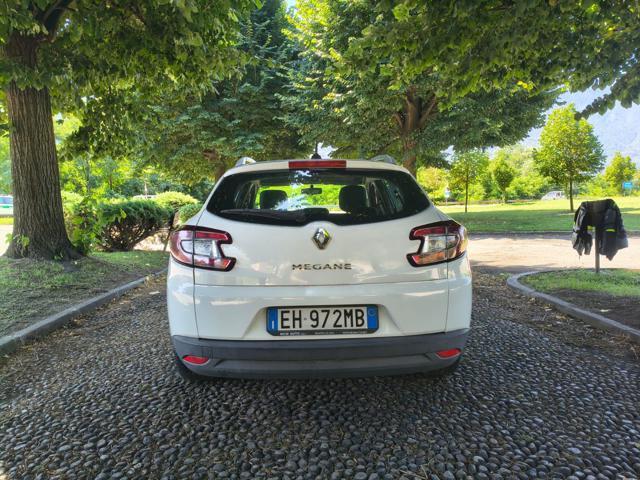 RENAULT Megane Mégane 1.6 16V SporTour Attractive