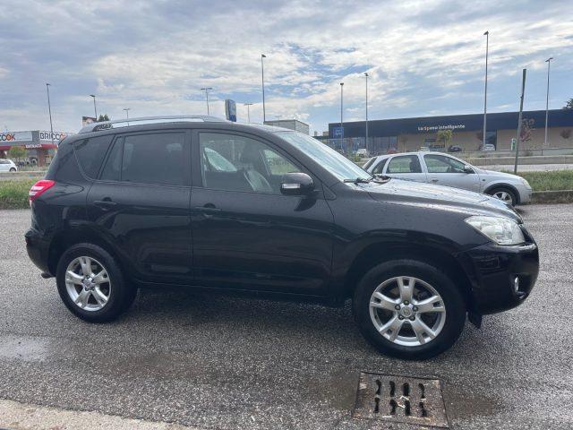 TOYOTA RAV 4 2.2 D-4D 150 CV DPF Luxury