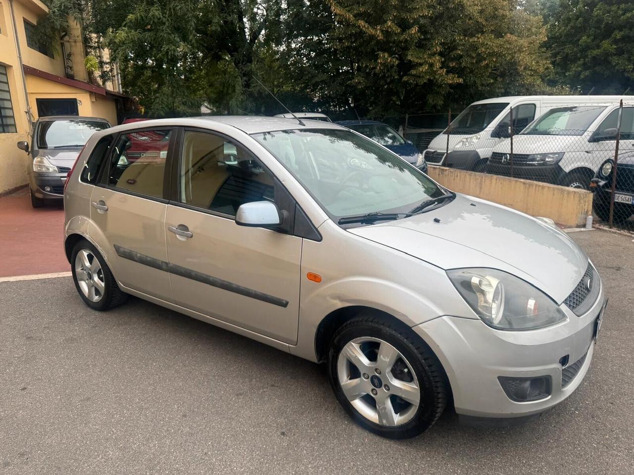 Ford Fiesta Anno 2006 1.2 Benzina 75CV CINGHIA FATTA