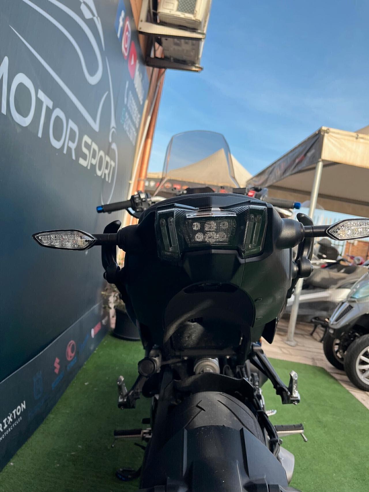 Yamaha Niken Abs