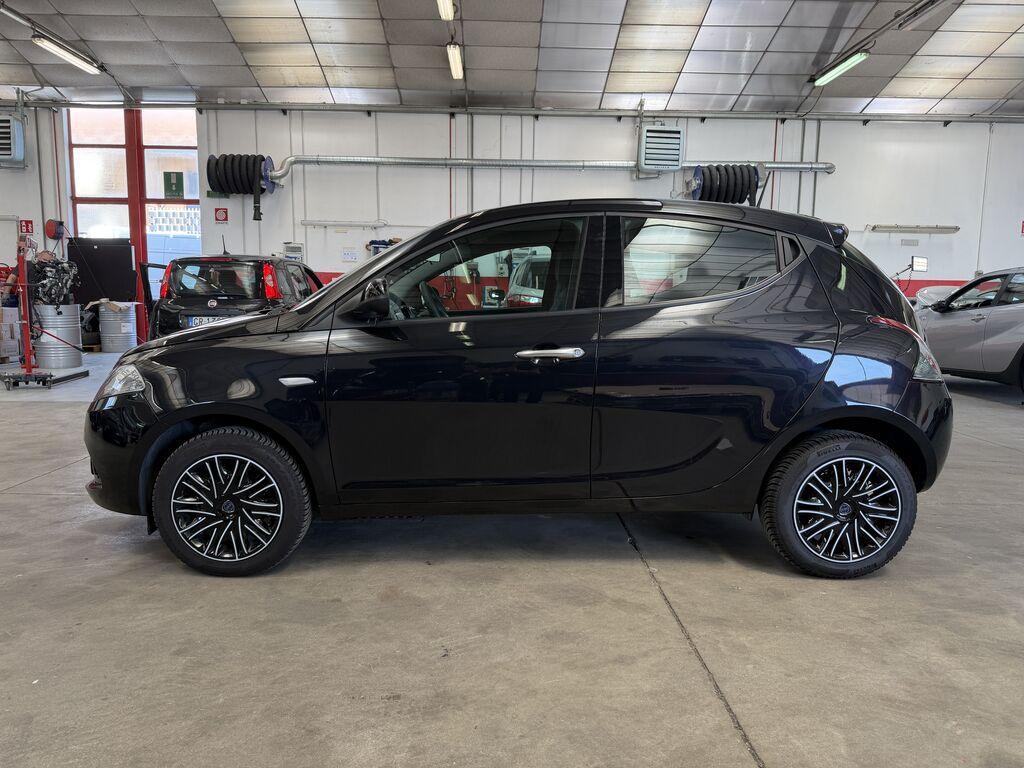Lancia Ypsilon 5 Porte 1.0 FireFly Hybrid Silver