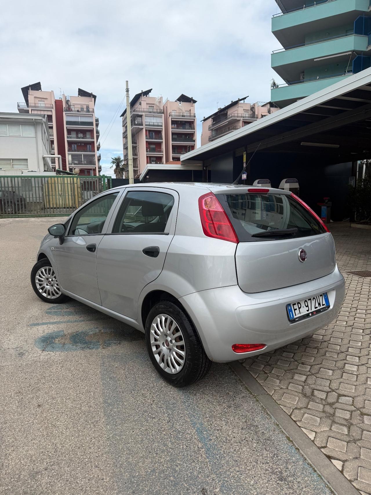Fiat Punto 1.3 MJT II S&S 95 CV 5 porte Street
