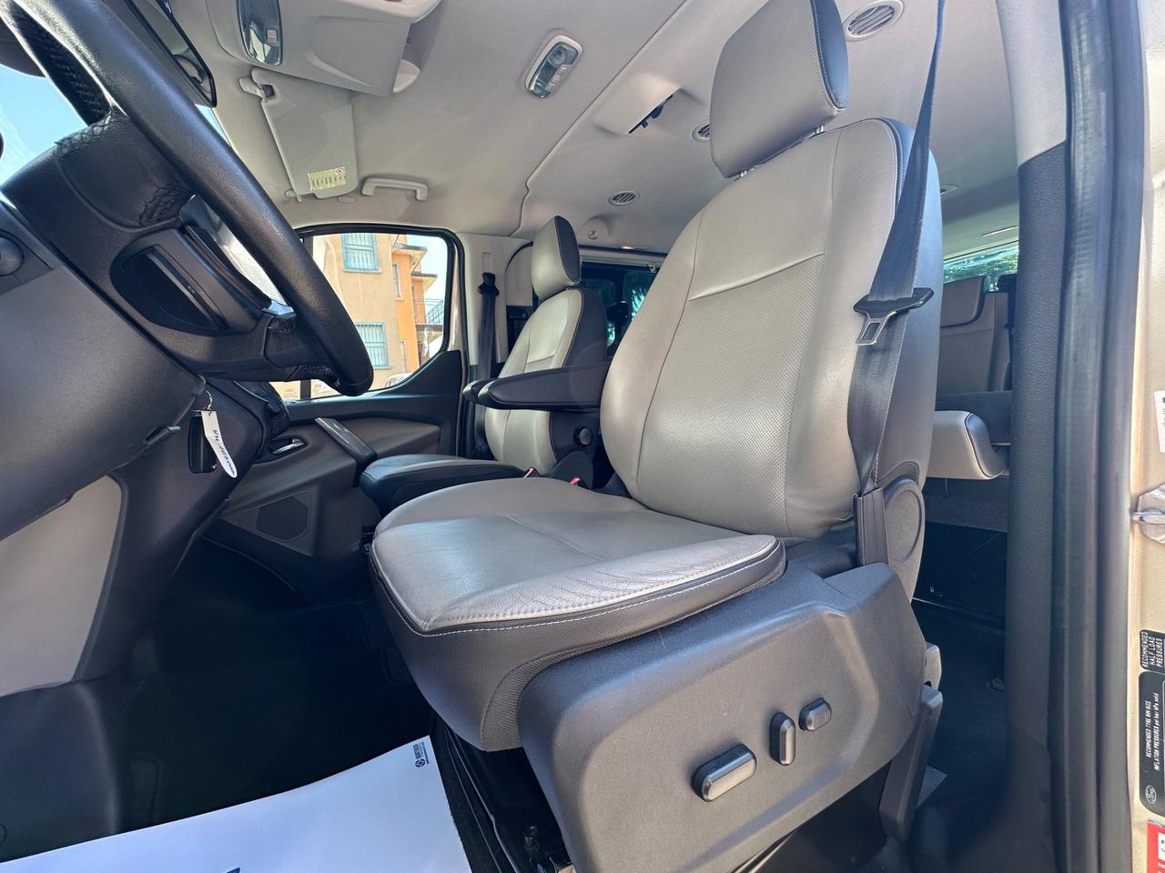 Ford Tourneo Custom Tourneo Custom 300 2.2 TDCi 155CV PL Titanium