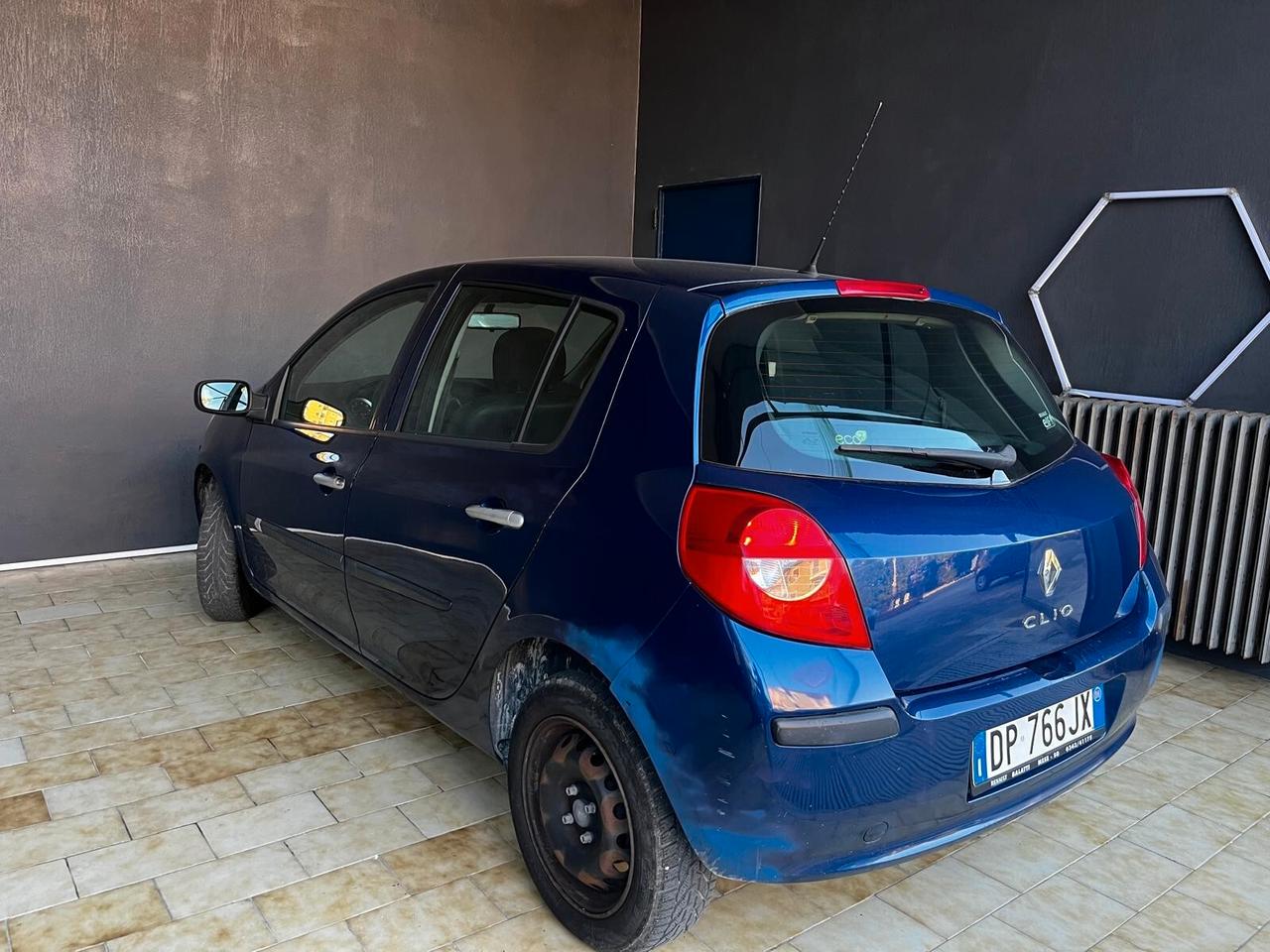 Renault Clio 1.2 16V 5 porte Le Iene 75 CV 55 KW revisione 07/2026