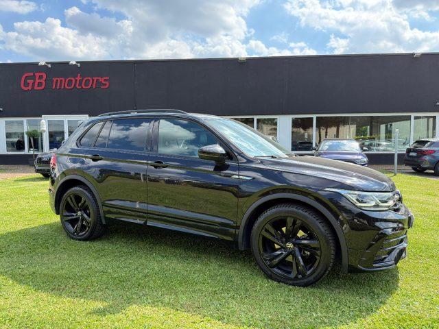 VOLKSWAGEN Tiguan 2.0 TDI 150 CV SCR DSG R-Line NAVI - LED - ACC